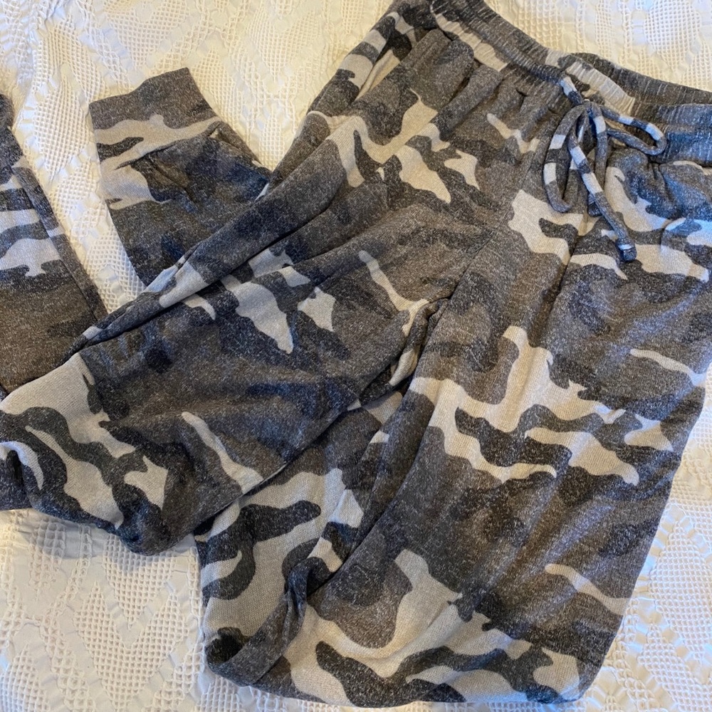 Soft Camo joggers